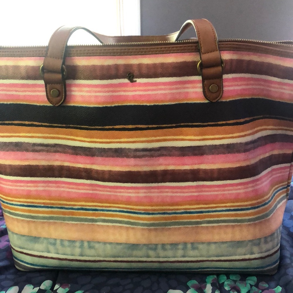 Elliot Lucca  weekender